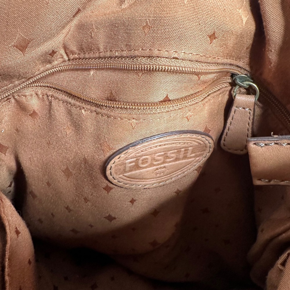 Fossil Morgan Traveler Crossbody Bag Tan Pebbled Leather Top Zip Boho Worn In - Picture 9 of 10